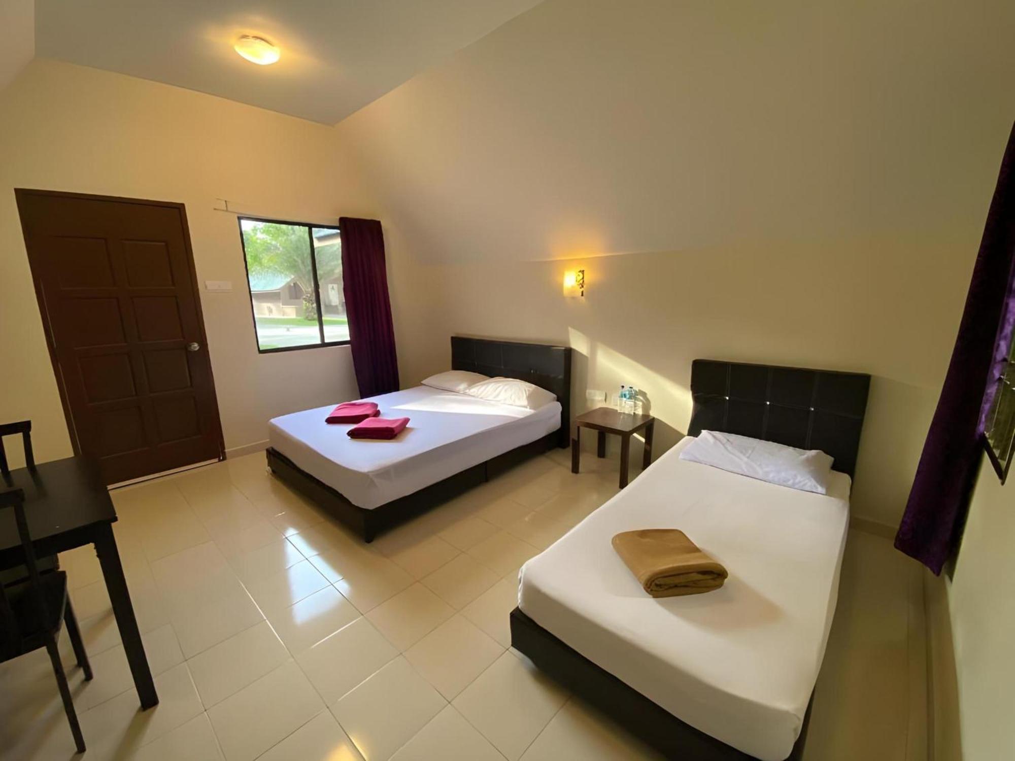 Super Oyo 89896 Sedili Inn Resort Kota Tinggi Εξωτερικό φωτογραφία