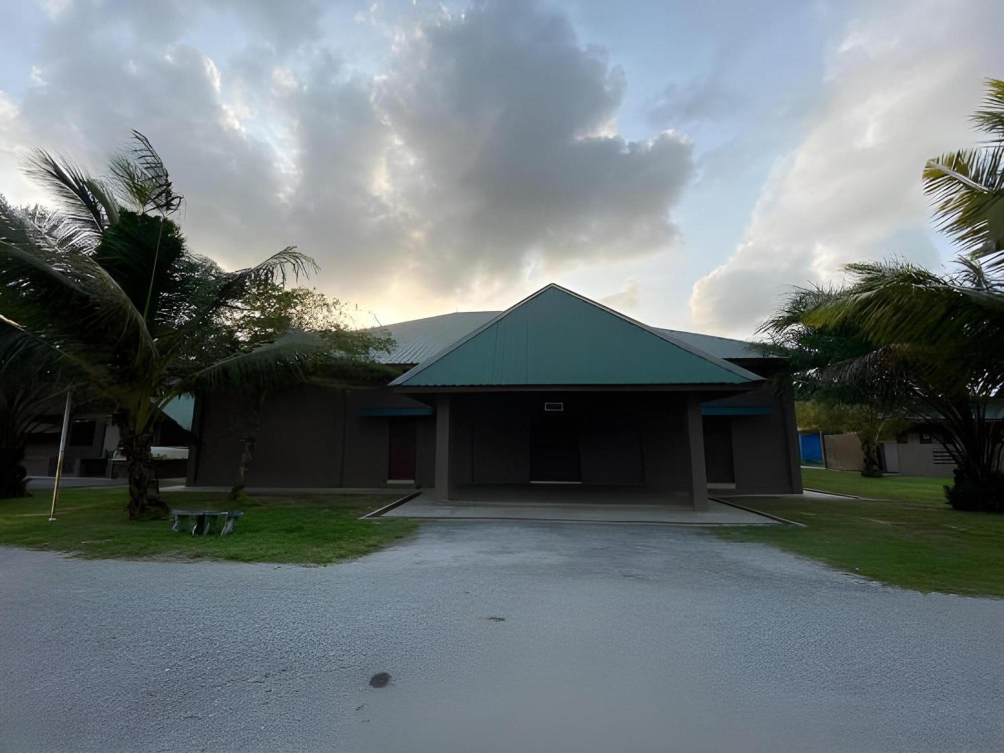 Super Oyo 89896 Sedili Inn Resort Kota Tinggi Εξωτερικό φωτογραφία